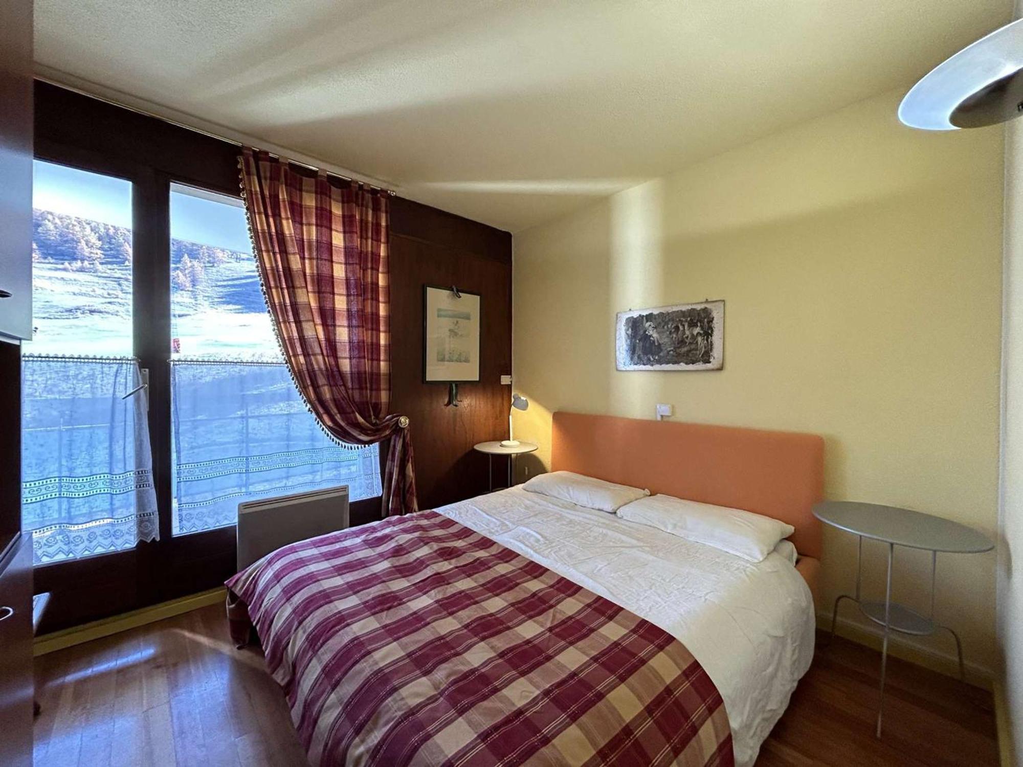 Appartement Skis Aux Pieds, 6 Pers Avec Parking, Montgenevre - Fr-1-330D-7 Экстерьер фото